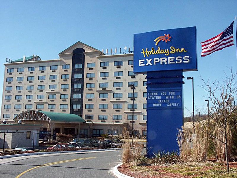 Holiday Inn Express Hauppauge-Long Island, An Ihg Hotel Eksteriør billede